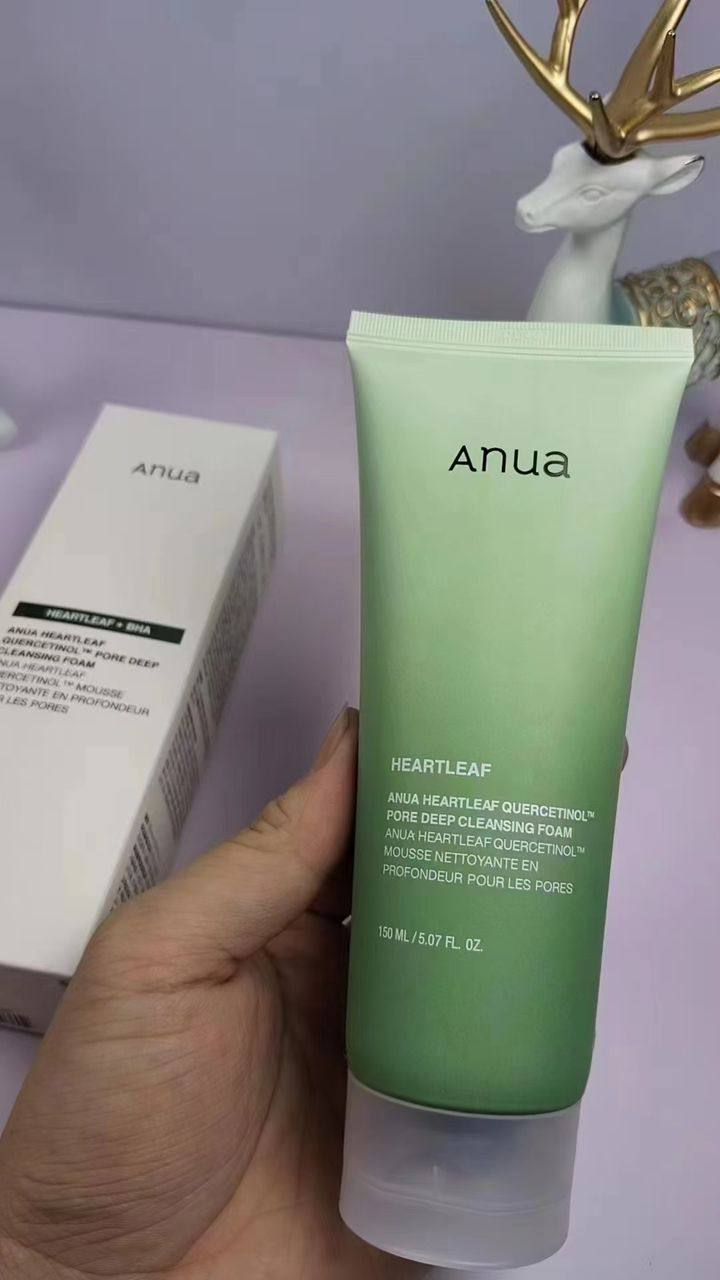Anua Heartleaf Quercetinol Cleansing Foam